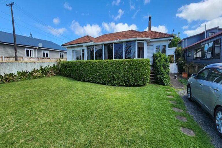 Photo of property in 11 Boyd Avenue, Mangere Bridge, Auckland, 2022