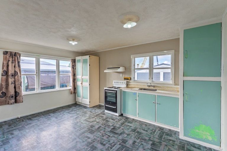 Photo of property in 30 Temuera Street, Otaki, 5512