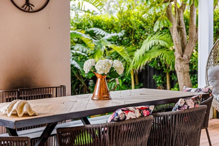 Photo of property in 46 St Michaels Avenue, Point Chevalier, Auckland, 1022