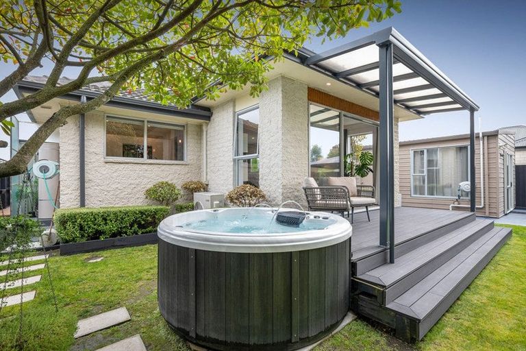 Photo of property in 500c Harewood Road, Harewood, Christchurch, 8051