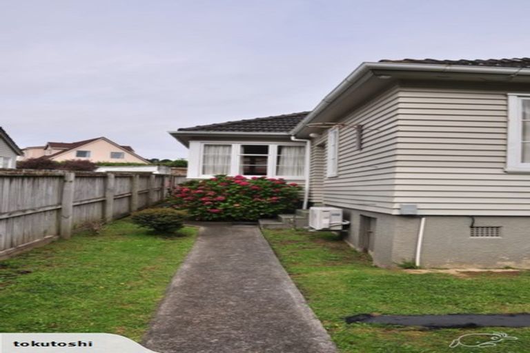 Photo of property in 79 Broderick Road, Johnsonville, Wellington, 6037