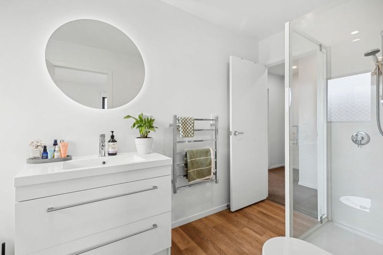 Photo of property in 14 Hamilton Road, Cambridge, 3434