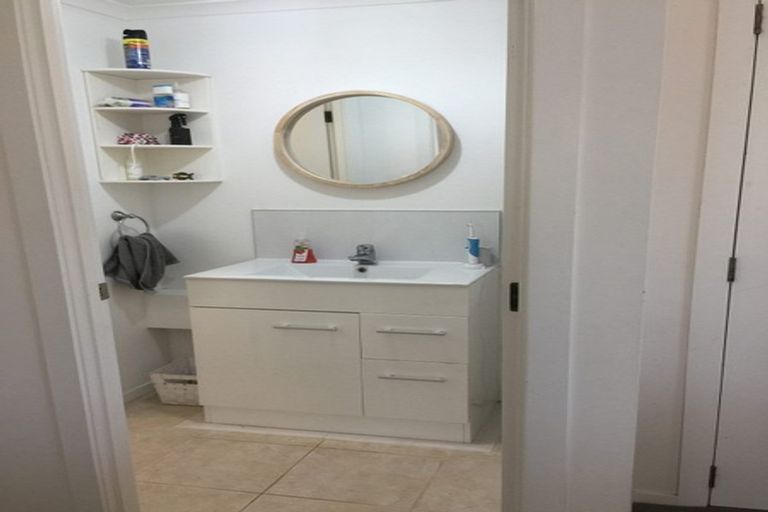 Photo of property in 57 Fairmount Road, Titirangi, Auckland, 0604