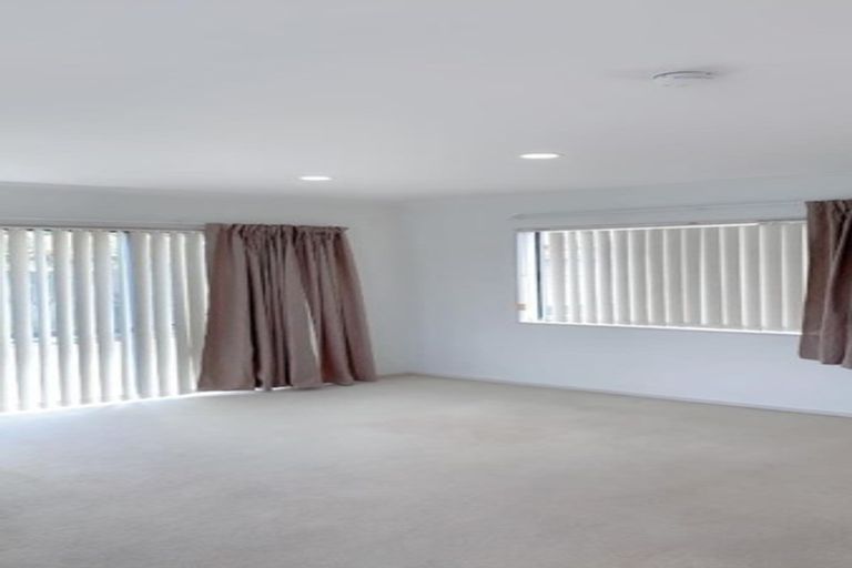 Photo of property in 7 Caltra Place, East Tamaki, Auckland, 2016