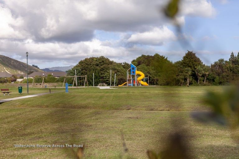 Photo of property in 7 Jade Lane, Paraparaumu, 5032