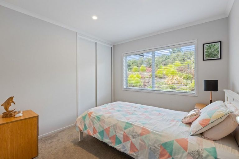 Photo of property in 60 Roberts Road, Matakatia, Whangaparaoa, 0930