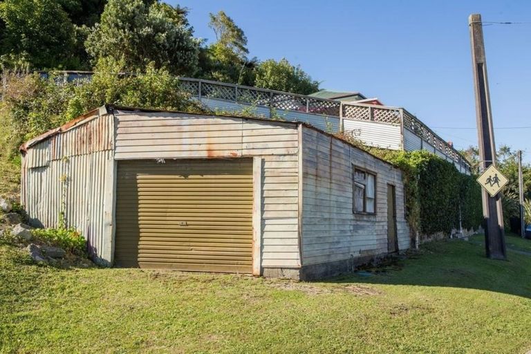 Photo of property in 1 Alexander Street, Greymouth, 7805
