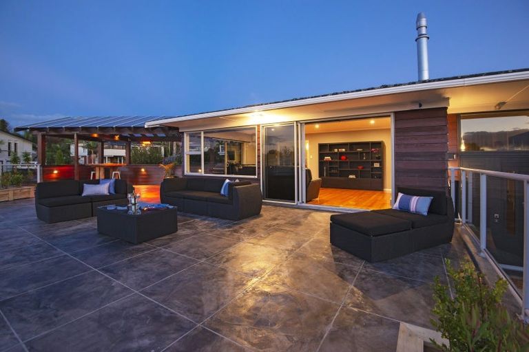 Photo of property in 28 Treeway, Sunnyhills, Auckland, 2010