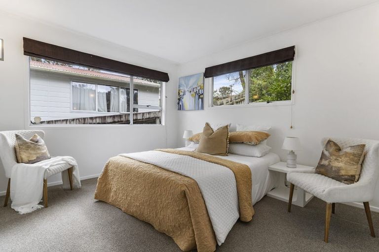 Photo of property in 3 Willowbrook Place, Titirangi, Auckland, 0604