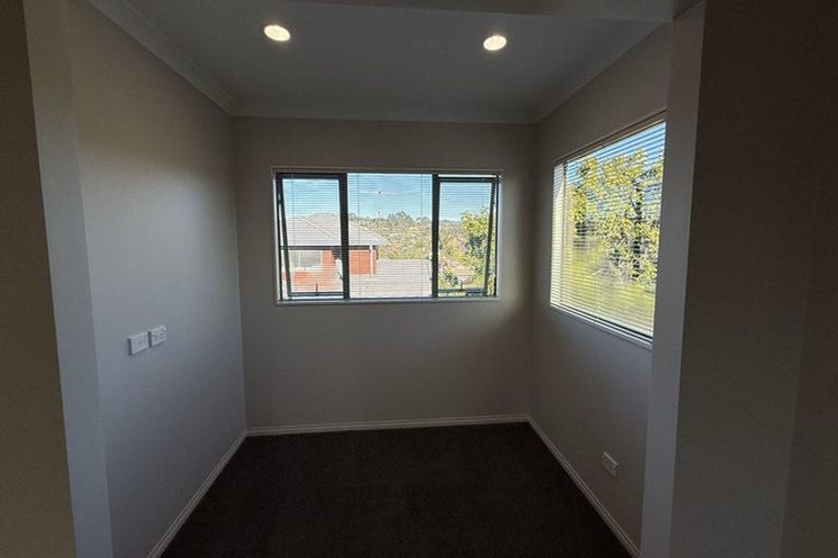 Photo of property in 6 Chadlington Avenue, Henderson, Auckland, 0612