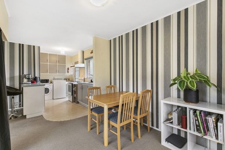 Photo of property in 1/53 Ayton Drive, Totara Vale, Auckland, 0629