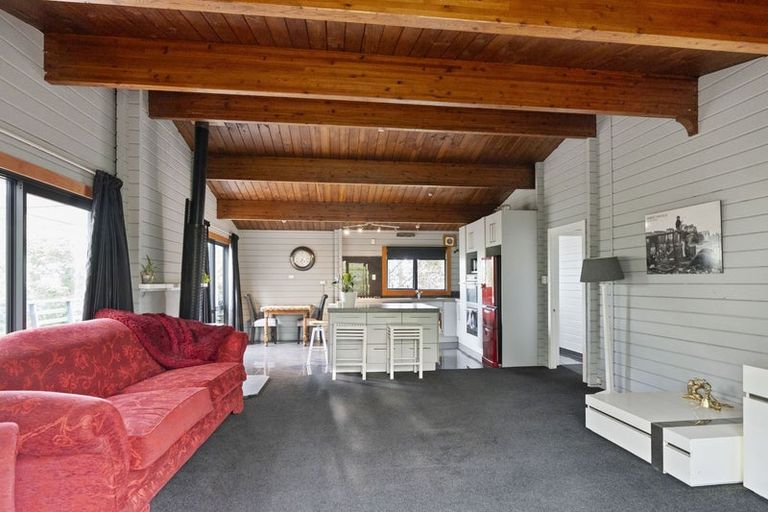 Photo of property in 12 Woodend Road, Woodend, 7610