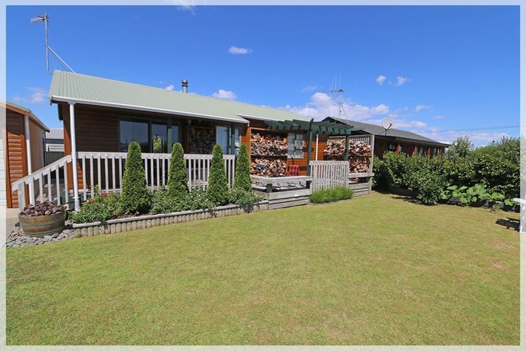 Photo of property in 13 Te Awa Street, Foxton Beach, Foxton, 4815