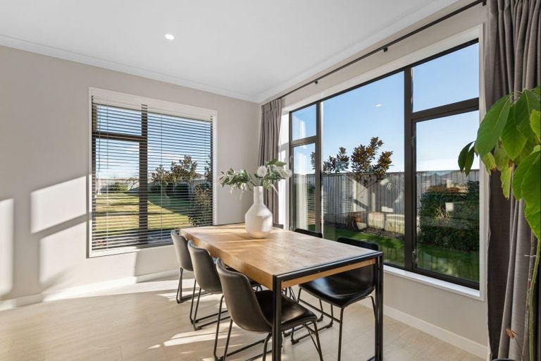 Photo of property in 14 Glenfinnan Place, West Melton, 7618