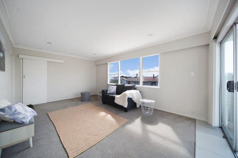 Photo of property in 12 Ronald Place, Manurewa, Auckland, 2102
