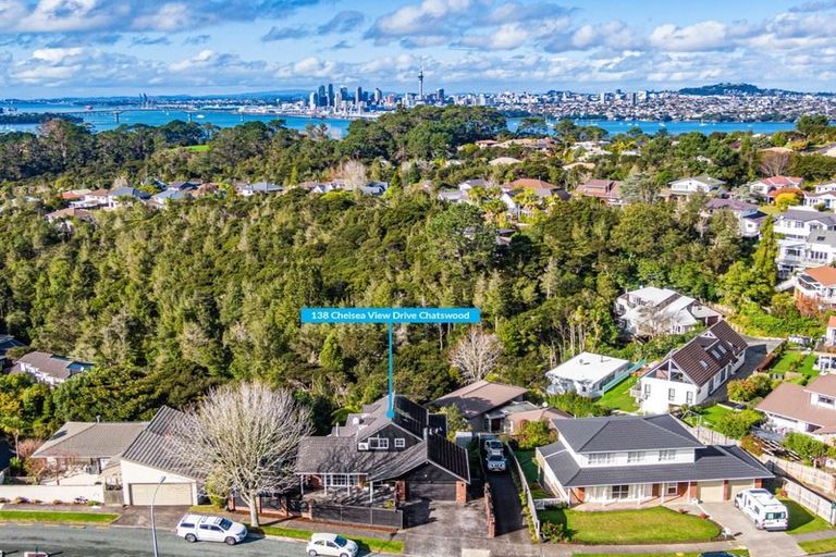 Photo of property in 138 Chelsea View Drive, Chatswood, Auckland, 0626