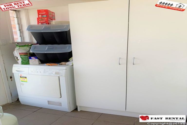 Photo of property in 1/8 Waverley Avenue, Glenfield, Auckland, 0629