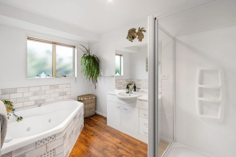 Photo of property in 18 Elmslie Grove, Halswell, Christchurch, 8025