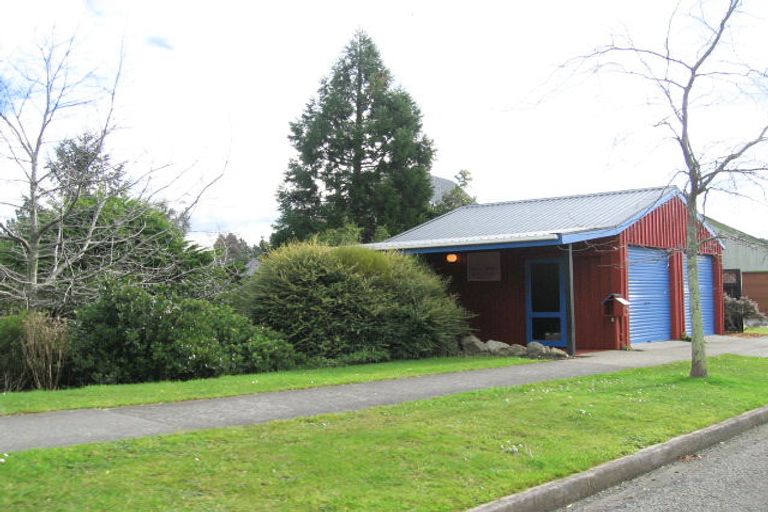 Photo of property in 7 Heathcote Place, Fitzherbert, Palmerston North, 4410