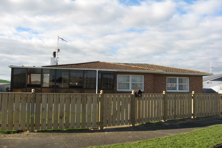 Photo of property in 5 Selwyn Street, Levin, 5510