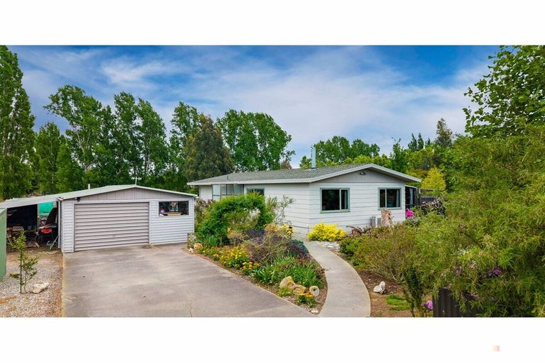 Photo of property in 92 Timaru Road, Waimate, 7924