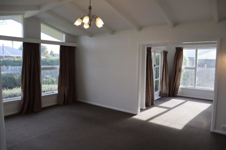 Photo of property in 66 Staveley Street, Avonhead, Christchurch, 8042