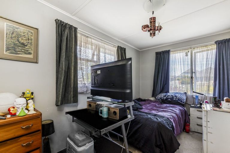 Photo of property in 11 Mattingley Street, Aranui, Christchurch, 8061