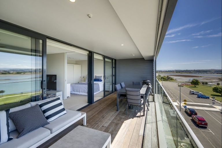 Photo of property in 502/7 Humber Street, Pandora, Napier, 4110