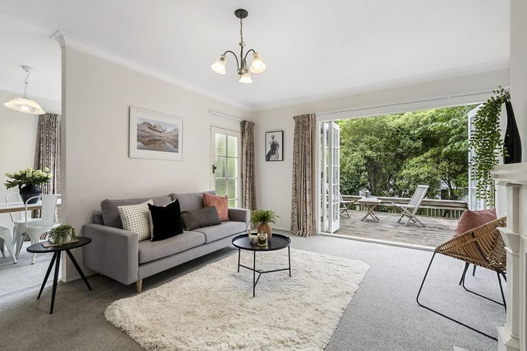 Photo of property in 330 Karori Road, Karori, Wellington, 6012