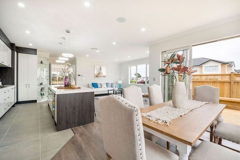 Photo of property in 50 Tir Conaill Avenue, Flat Bush, Auckland, 2019