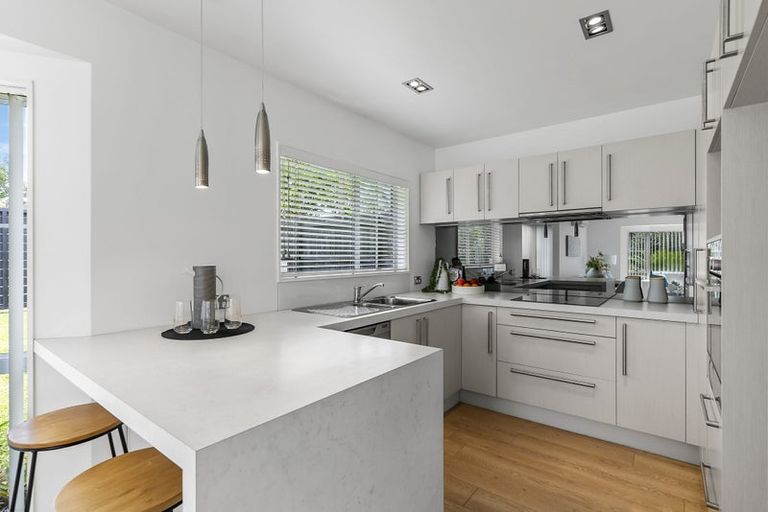 Photo of property in 1/73 Shakespeare Road, Milford, Auckland, 0620