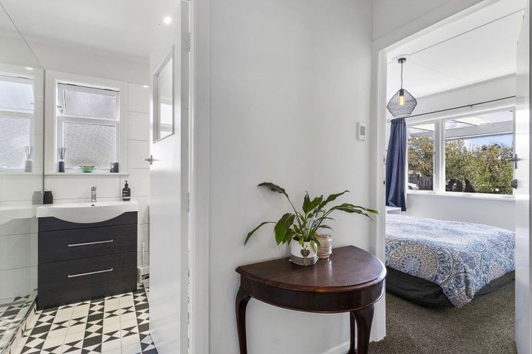 Photo of property in 45 Cologne Street, Martinborough, 5711