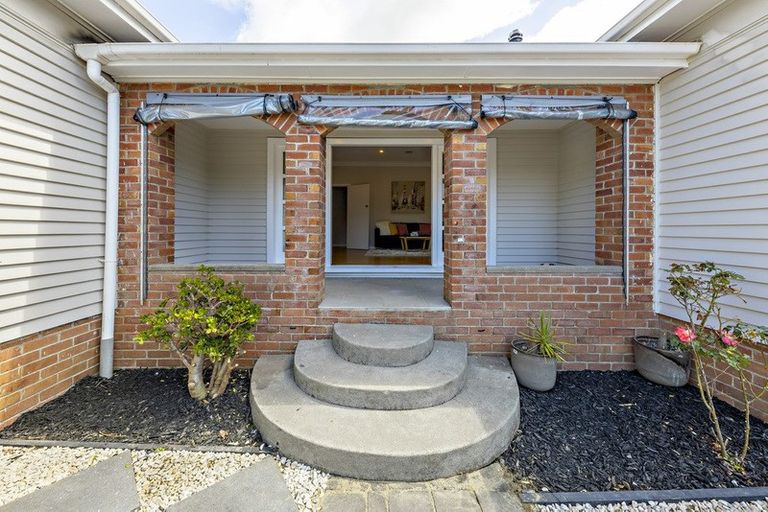 Photo of property in 15 Landscape Road, Papatoetoe, Auckland, 2025