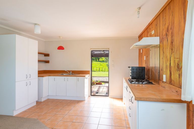 Photo of property in 11 Pah Hill Road, Wharehine, Wellsford, 0973