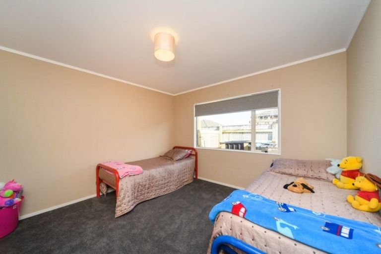 Photo of property in 18 Meridian Grove, Kelvin Grove, Palmerston North, 4414