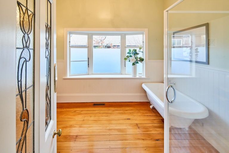 Photo of property in 2/83 Penrose Street, Woburn, Lower Hutt, 5010