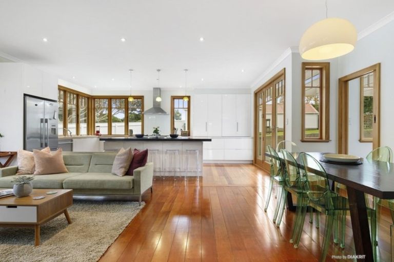 Photo of property in 49 Homewood Avenue, Karori, Wellington, 6012