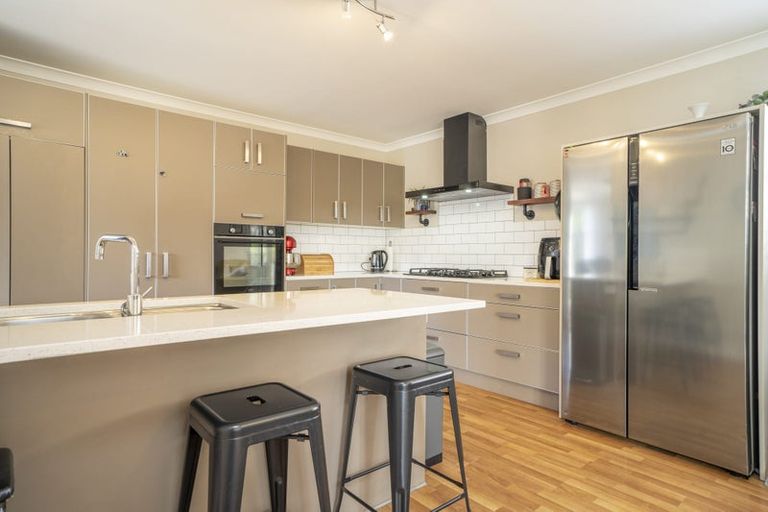 Photo of property in 107 Kenmore Street, Newlands, Wellington, 6037
