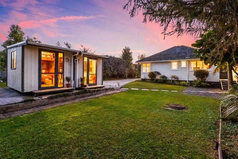 Photo of property in 9 Devon Street, Te Atatu South, Auckland, 0610