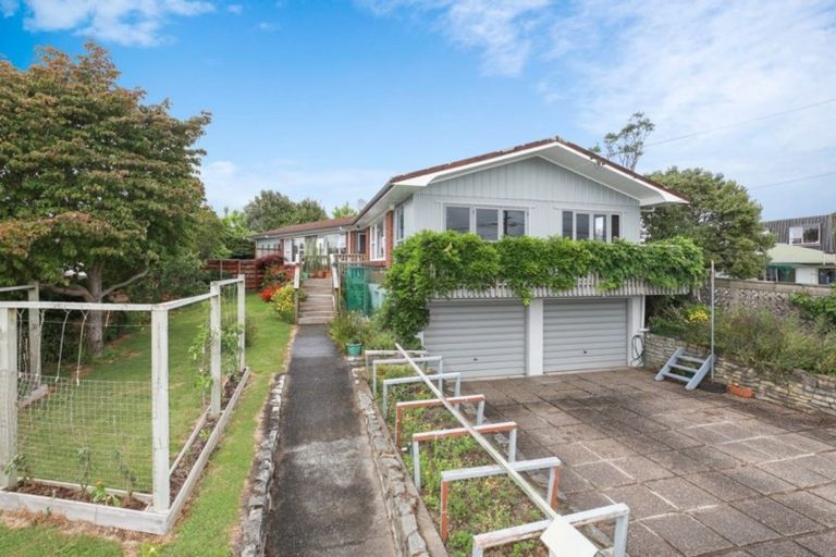 Photo of property in 23 English Street, St Andrews, Hamilton, 3200