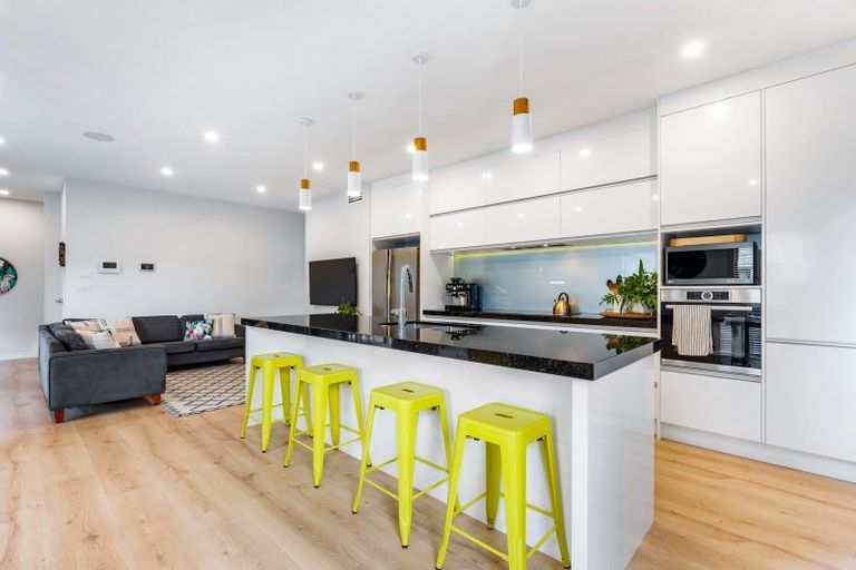 Photo of property in 1 Crompton Place, Orewa, 0931