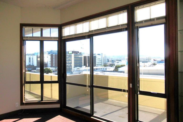 Photo of property in Pirie Street Townhouses, 28/35 Pirie Street, Mount Victoria, Wellington, 6011