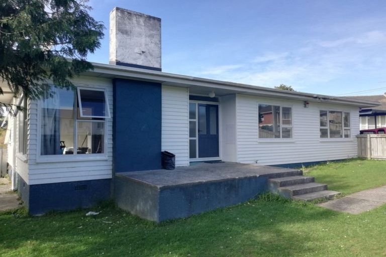 Photo of property in 41 Leicester Street, Cannons Creek, Porirua, 5024