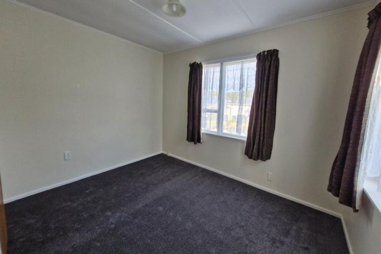 Photo of property in 24 Ruthven Road, Wainuiomata, Lower Hutt, 5014