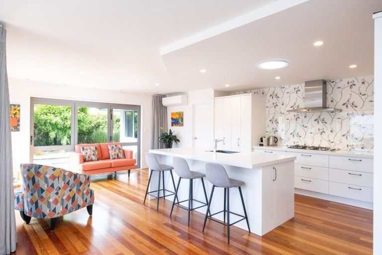 Photo of property in 86 Rochfort Road, Havelock North, 4130