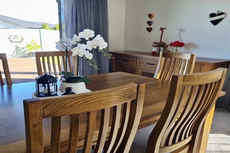 Photo of property in 4 Rotoiti Way, Poraiti, Napier, 4112