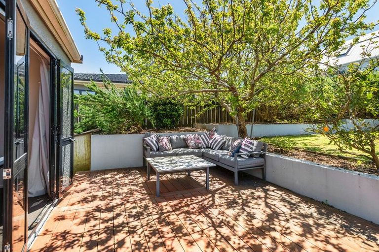 Photo of property in 49 Paynters Avenue, Strandon, New Plymouth, 4312