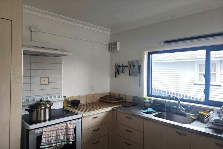 Photo of property in 1/22 Gladys Avenue, Glenfield, Auckland, 0629