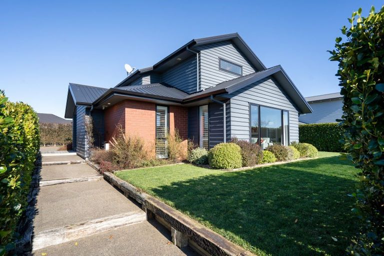 Photo of property in 33 Rose Leigh Drive, Cambridge, 3434