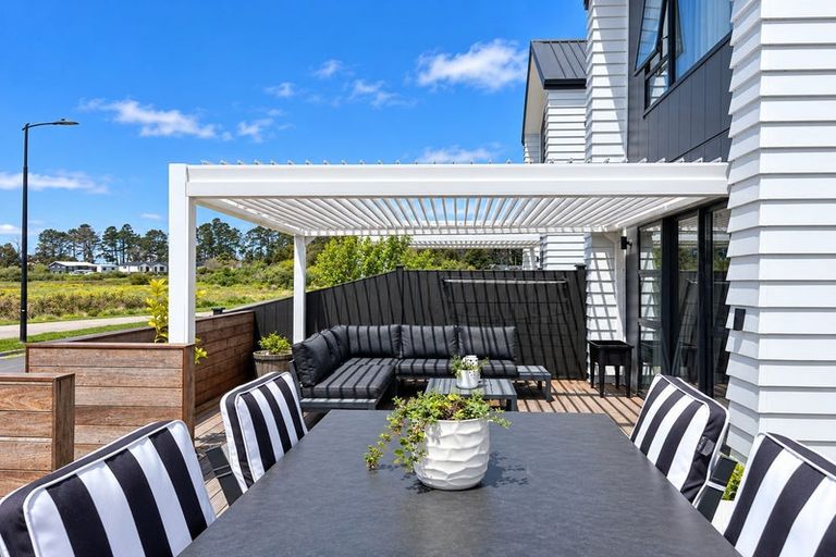 Photo of property in 150 Vintry Drive, Kumeu, 0810